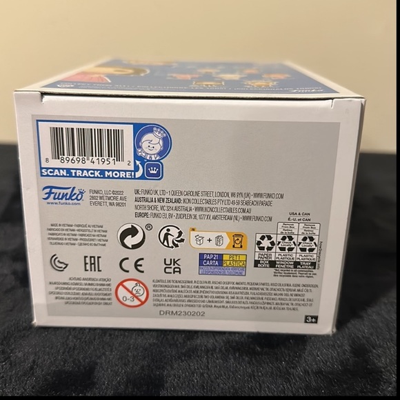 Funko POP! “Friends” Rachel Greene in Pink Dress #1065 - Picture 6 of 7